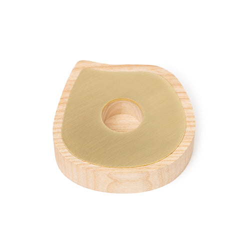 Handgefertigter Kerzenhalter aus Eschenholz